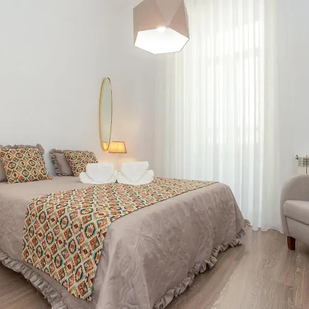 Liberdade 53 By Rent4all דירה *