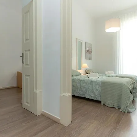 Liberdade 53 By Rent4all דירה *